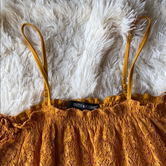 Faith and flower lace tunic - Picture 2 of 3